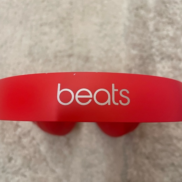 red beat solo 3 headphones - Picture 3 of 5